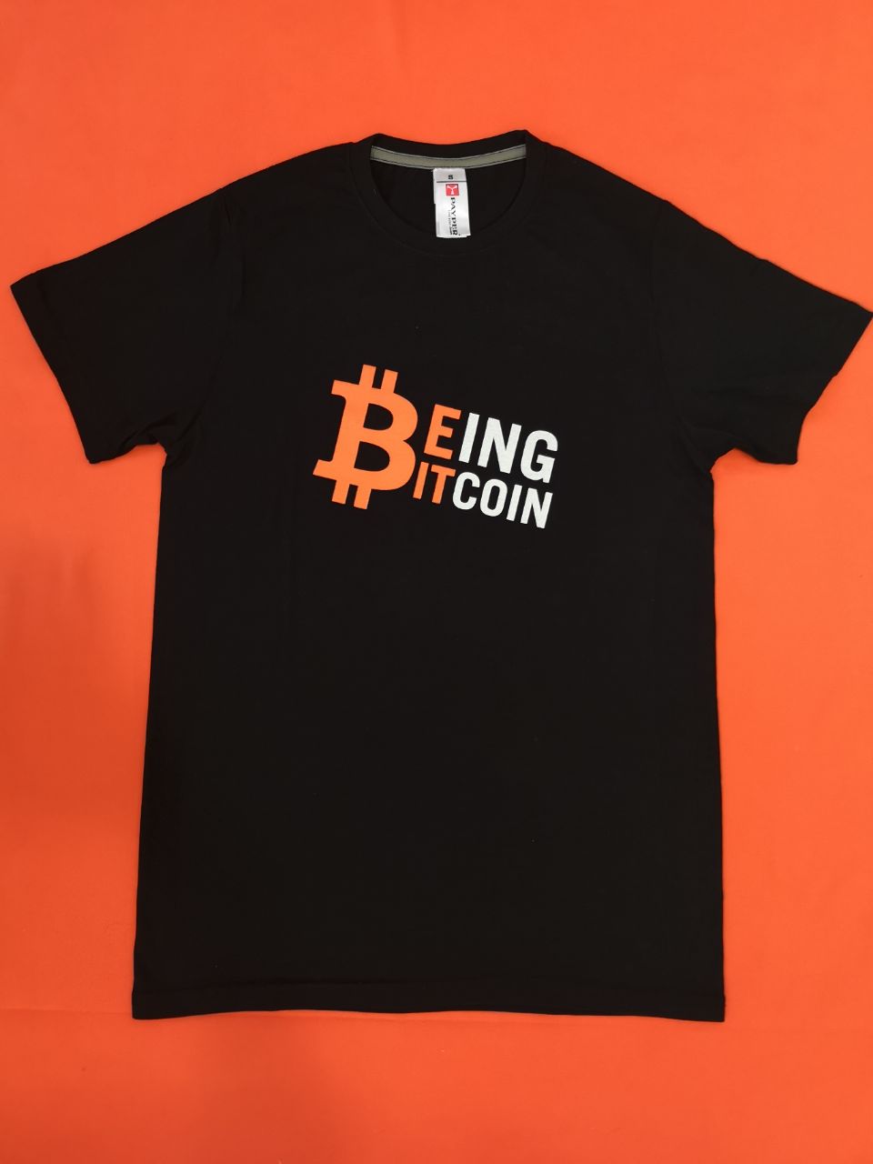 t-shirt tg XL  B-eing Bitcoin (retro con logo bitcoin grande)